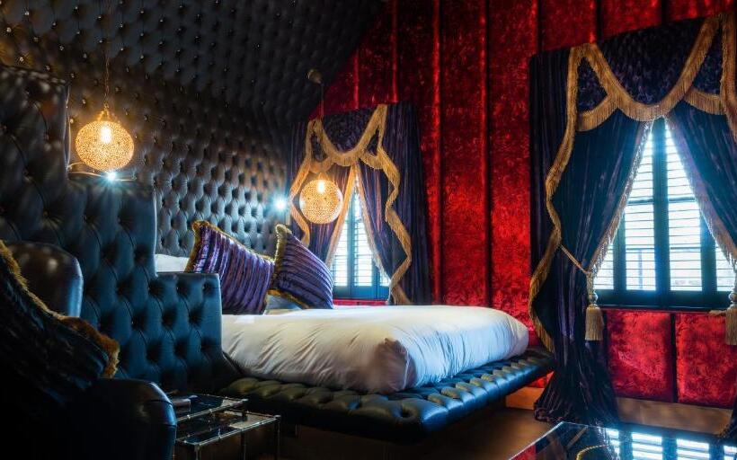 חדר דלוקס, Crazy Bear Beaconsfield