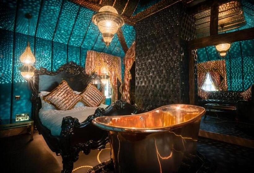 סוויטת ג'וניור, Crazy Bear Beaconsfield