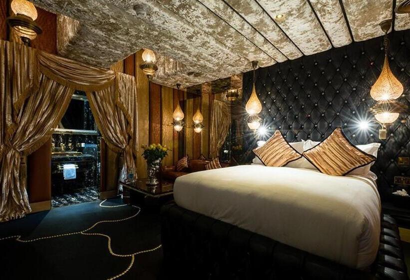 סוויטת ג'וניור, Crazy Bear Beaconsfield