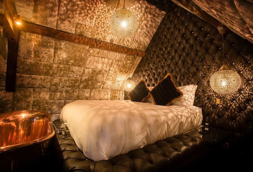 סוויטה, Crazy Bear Beaconsfield