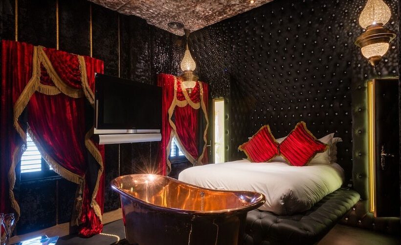 חדר סופריור, Crazy Bear Beaconsfield