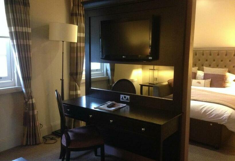 Семейный Номер, Dumfries Arms