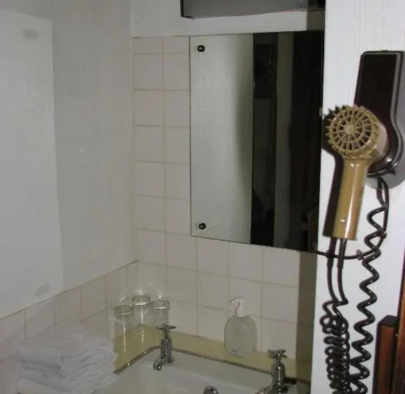 Habitació Triple Basic, Lancaster