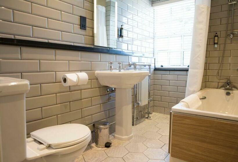 غرفة قياسية, Royal Ship