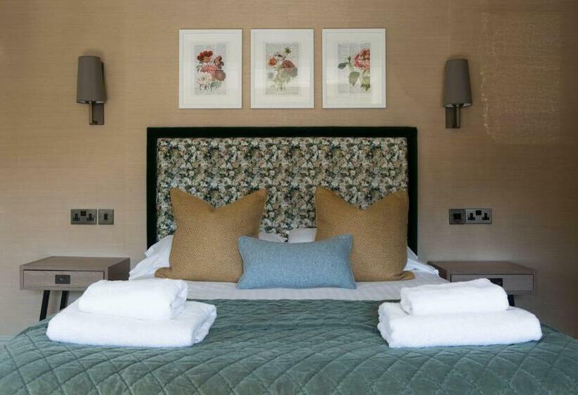 غرفة قياسية, Royal Ship