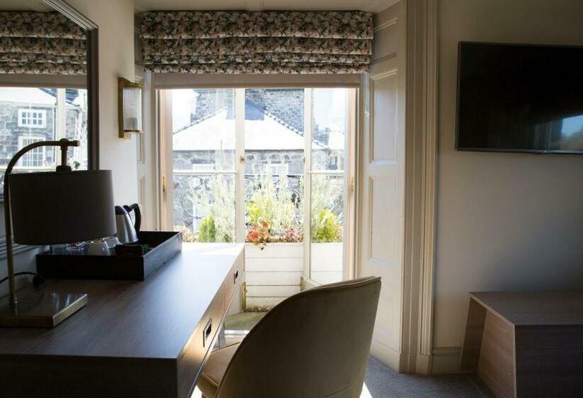 غرفة قياسية, Royal Ship