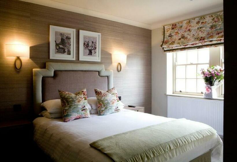 غرفة قياسية, Royal Ship