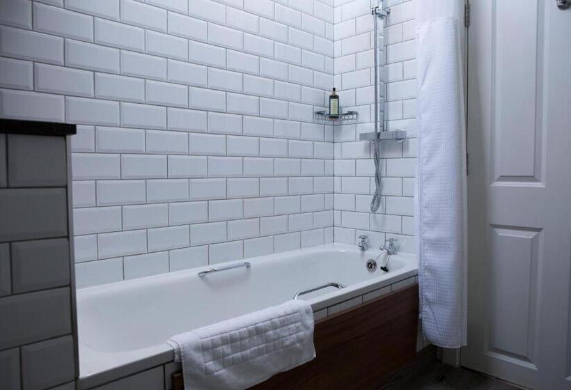 جناح عائلي, Royal Ship