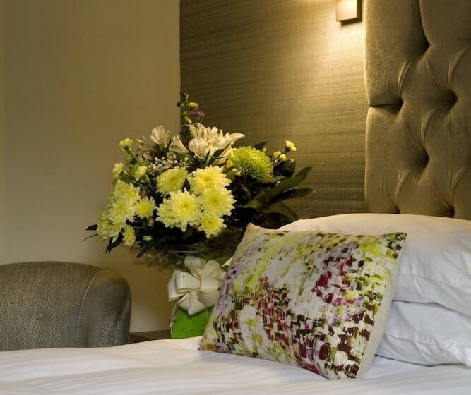 غرفة قياسية, Royal Ship