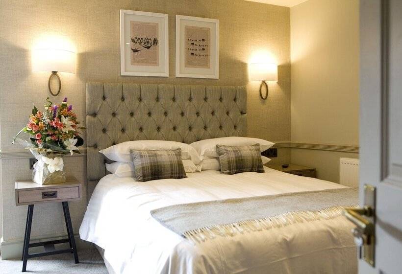 غرفة قياسية ثلاثية, Royal Ship