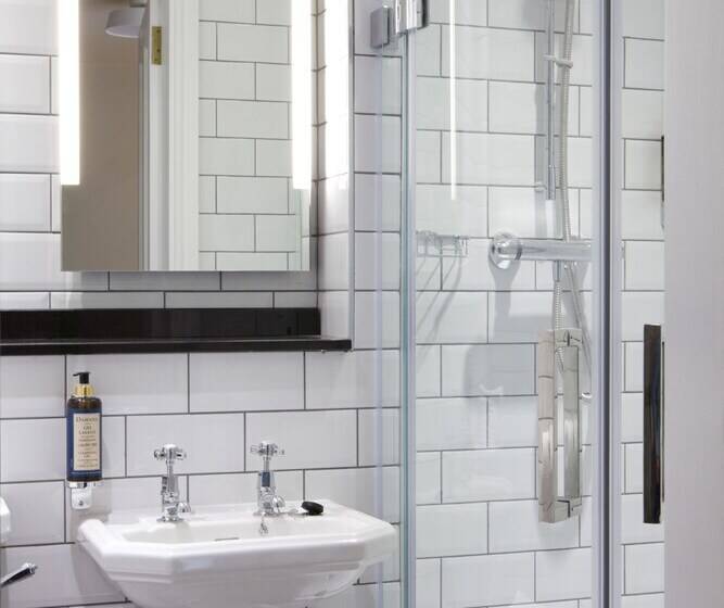 غرفة قياسية, Royal Ship