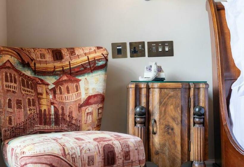 غرفة قياسية, Southernhay House