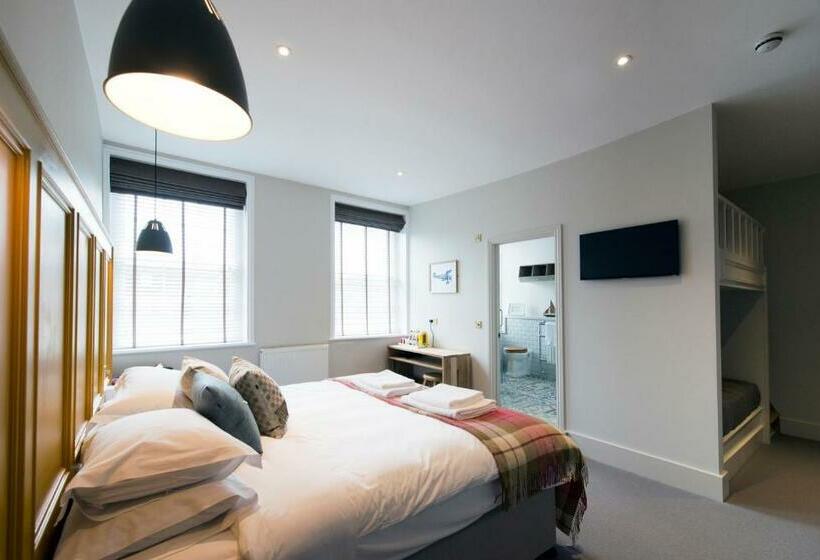 غرفة قياسية سرير كينج, The Coach House