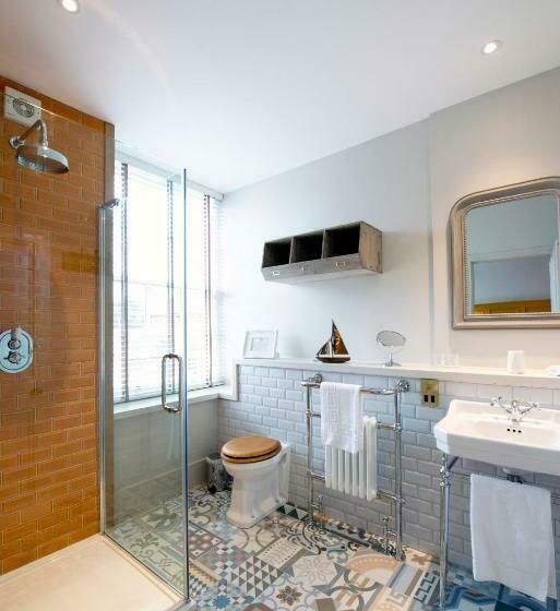 キングサイズベッドのスタンダードルーム, The Coach House