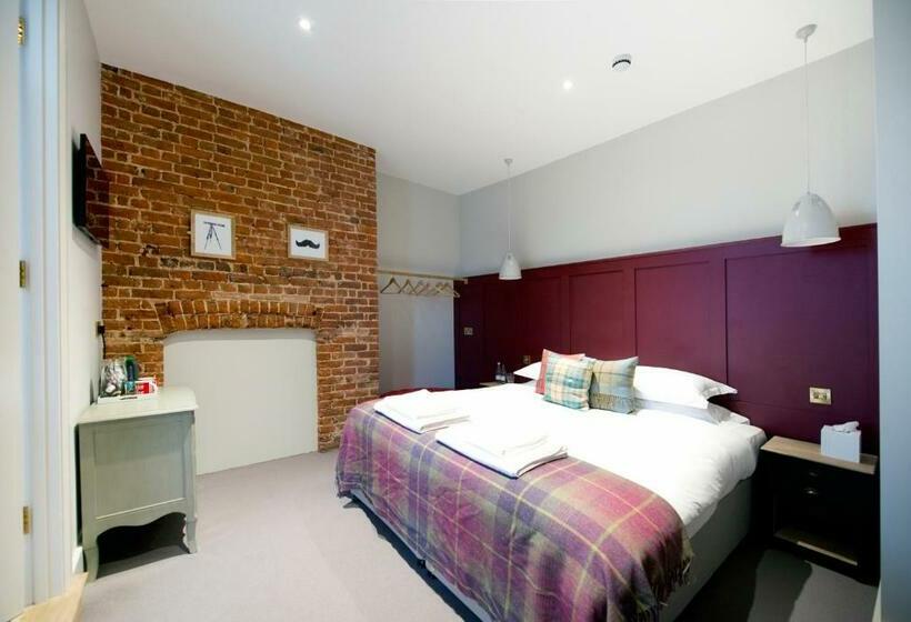 غرفة قياسية سرير كينج, The Coach House