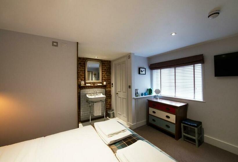 スタンダードルーム, The Coach House