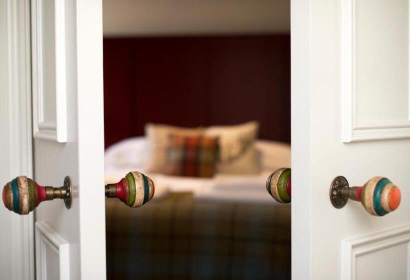 غرفة قياسية سرير كينج, The Coach House