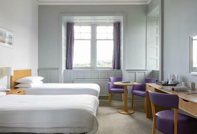 Номер Стандарт, The Highland Hotel By Compass Hospitality