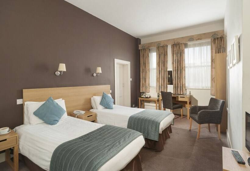 Номер Стандарт, The Highland Hotel By Compass Hospitality