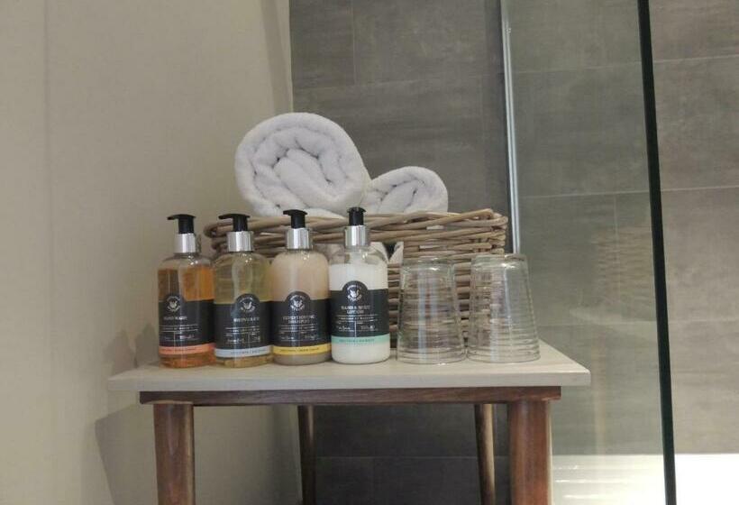 带大床的高级房间, The Priory