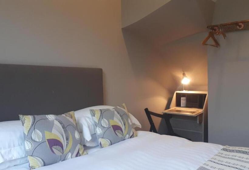 デラックスルーム, The Priory