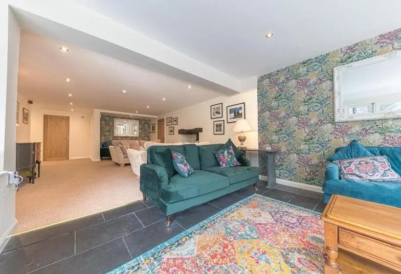 Suite 2 Dormitoris, Meadowdore Stay B&b
