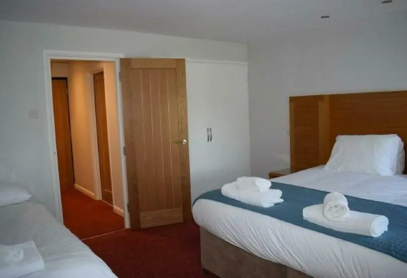 Standard Kolmen Hengen Huone, Newlands Holidays