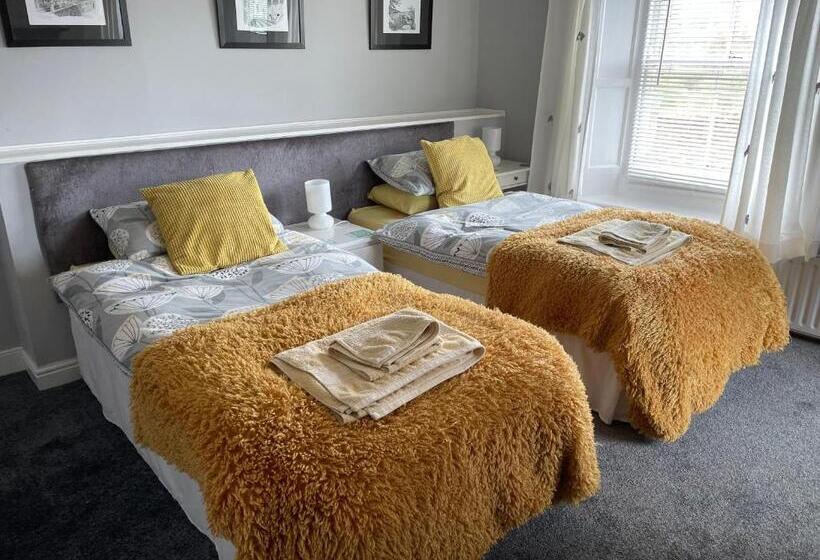 Standard room with outdoor bath, Thropton Demesne Farmhouse B&b