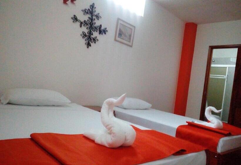 Economy Triple Room, Hostal El Pinzón