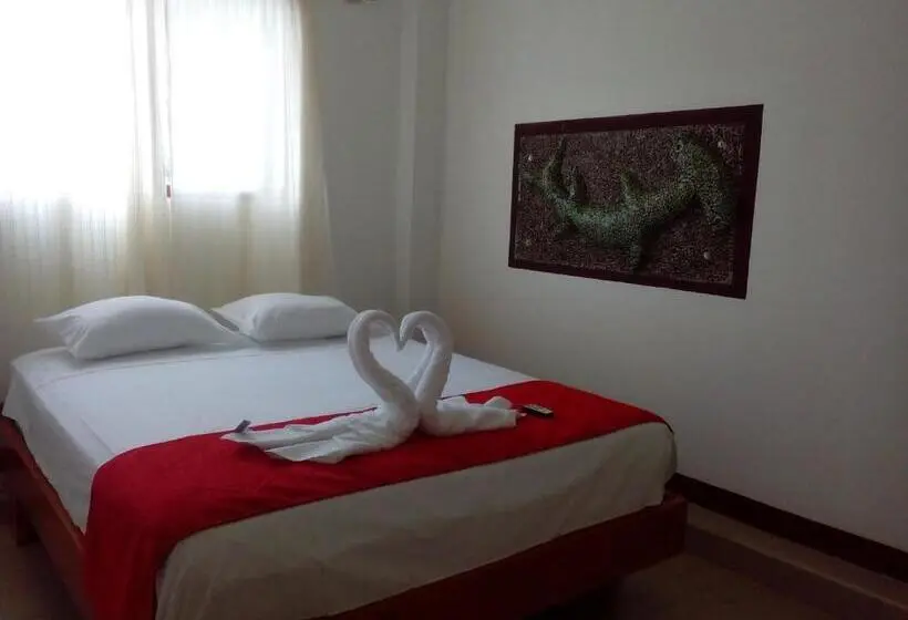 Economy Quadruple Room, Hostal El Pinzón