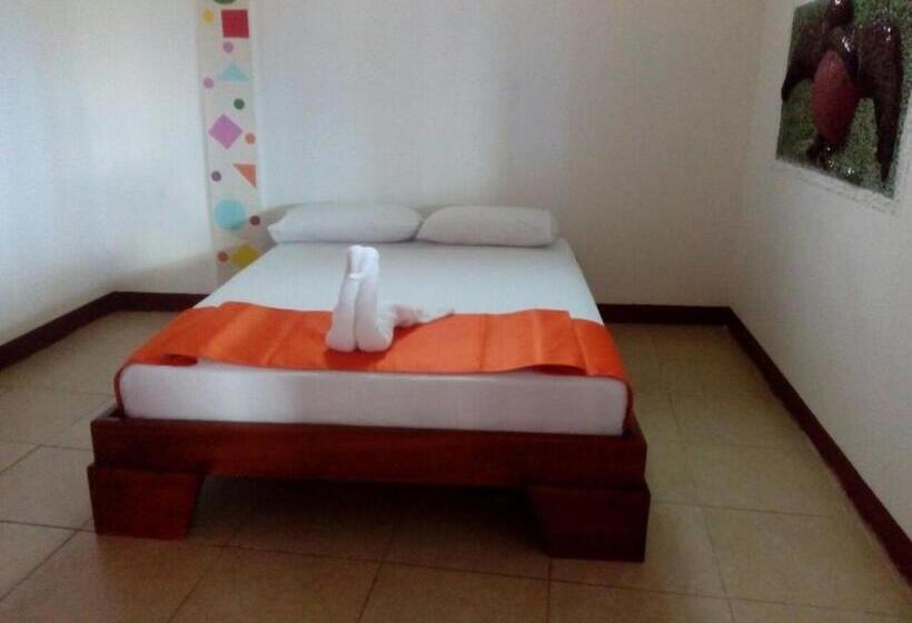 اتاق سوپریور خانوادگی, Hostal El Pinzón