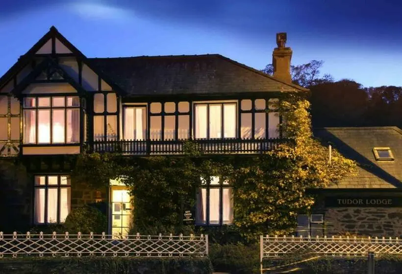 Standard Yhden Hengen Huone, Tudor Lodge
