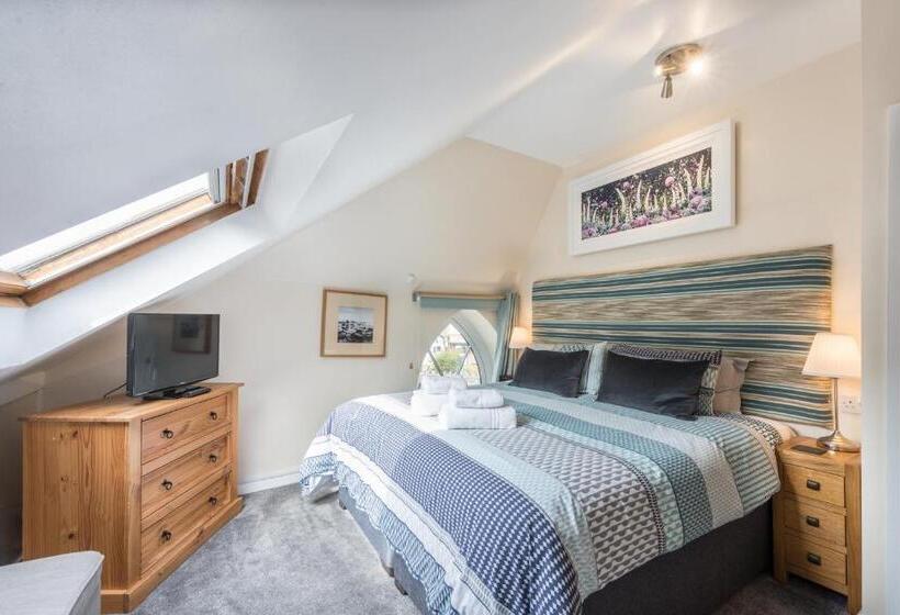 침실 1개 주택, Tudor Lodge