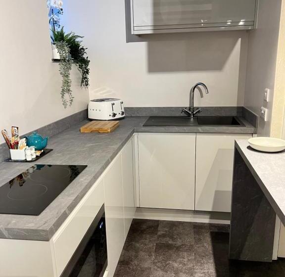 침실 1개 주택, Tudor Lodge