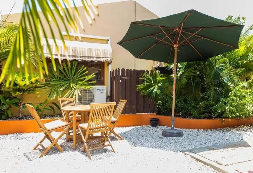 استودیوی استاندارد, Cariñas Studio Apartments