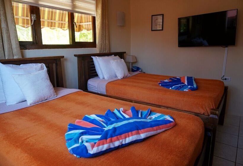 بانگلوی استاندارد, Cariñas Studio Apartments