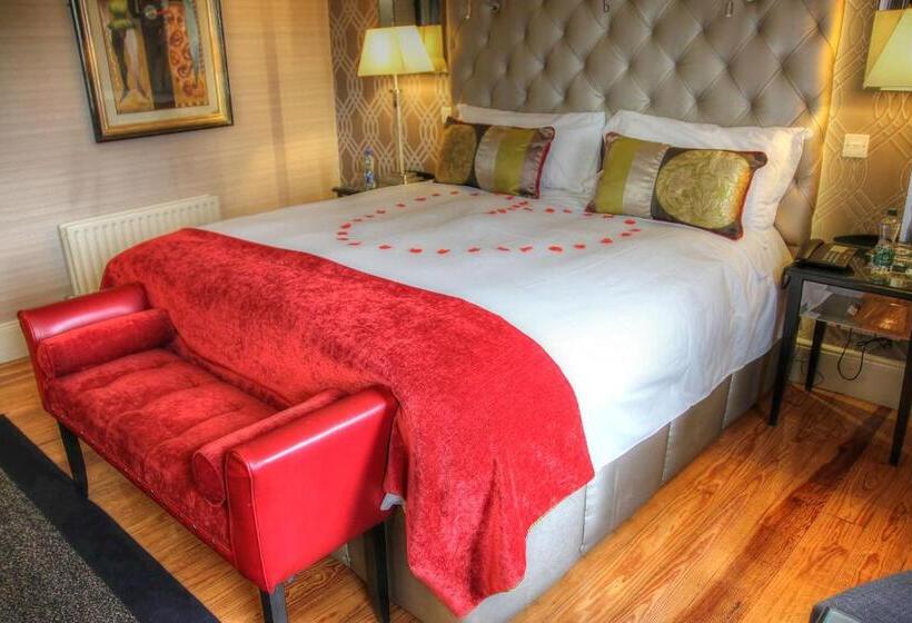 行政房间, Benedicts