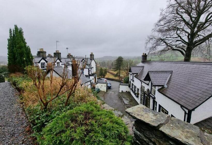 家庭间, Bron Y Graig