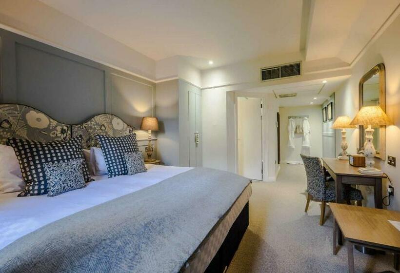 اتاق سوپریور, Coach & Horses