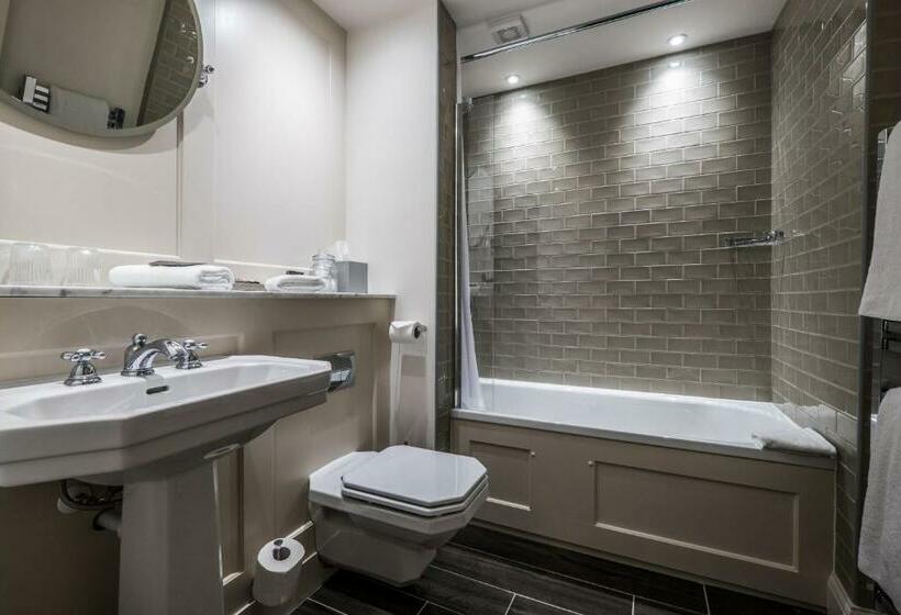 اتاق استاندارد, Coach & Horses