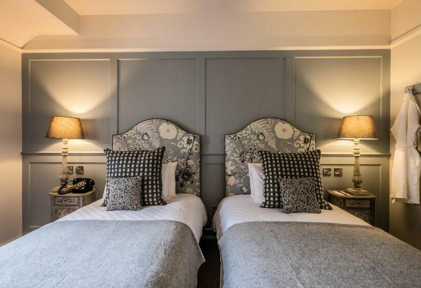 اتاق استاندارد, Coach & Horses