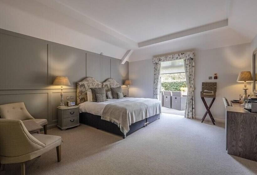 اتاق سوپریور, Coach & Horses