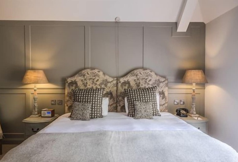 اتاق سوپریور, Coach & Horses