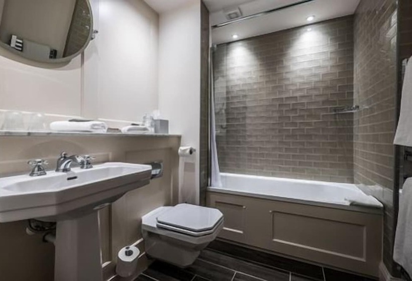 اتاق سوپریور, Coach & Horses