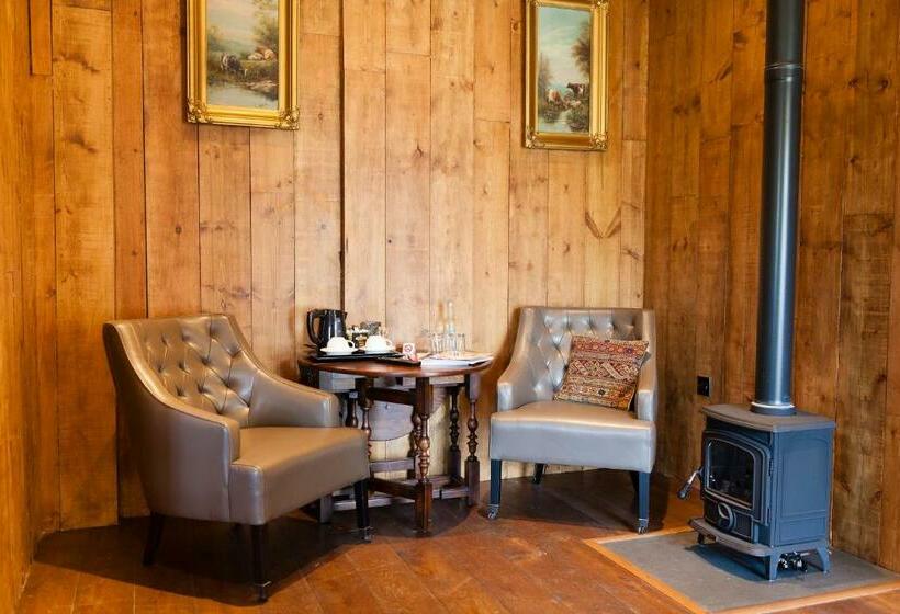 חדר דלוקס, Eckington Manor