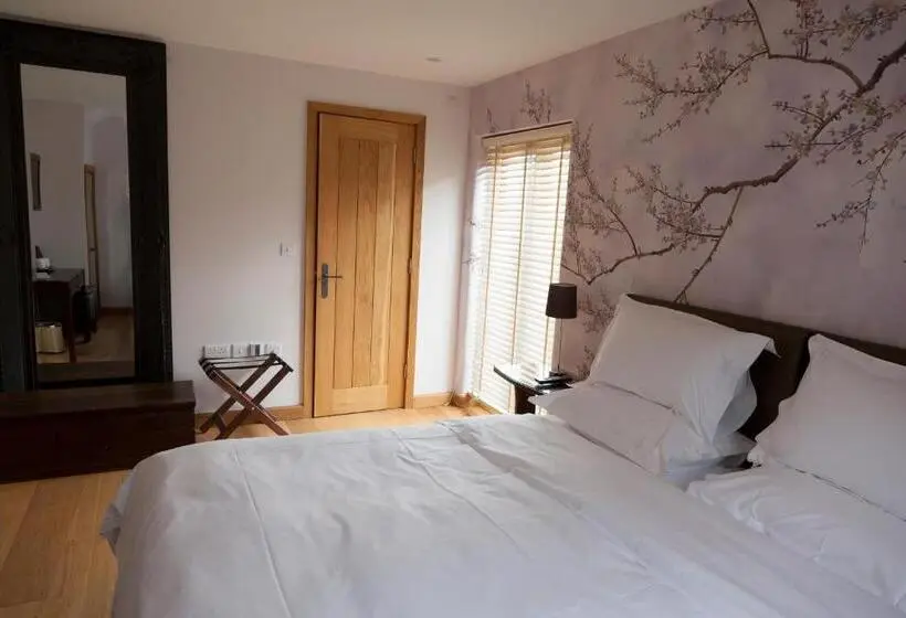 Classic-huone, Eckington Manor