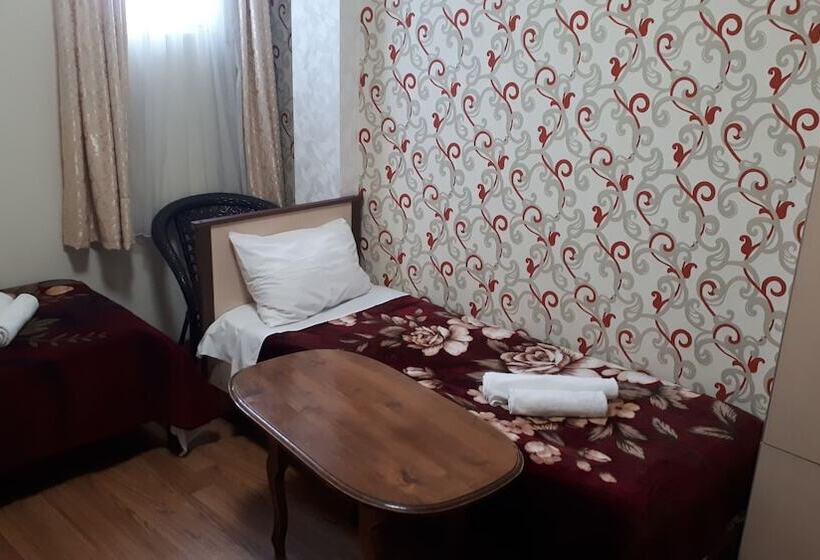 اتاق استاندارد سه نفره, Elite House