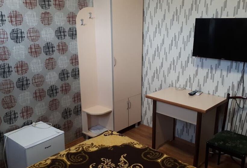 اتاق استاندارد سه نفره, Elite House