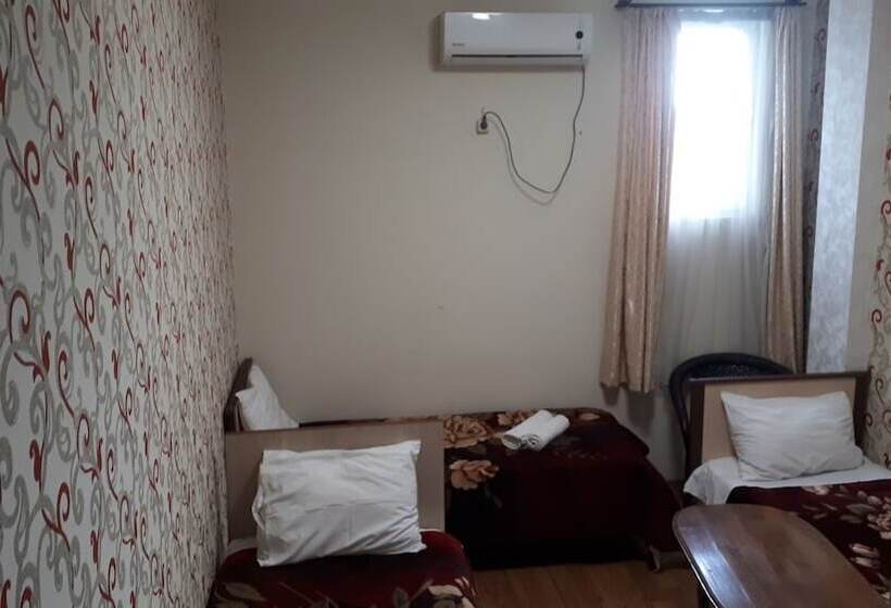 اتاق استاندارد سه نفره, Elite House