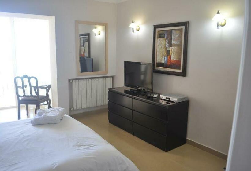 اتاق استاندارد با بالکن و چشم‌انداز دریا, Kobuleti Beach Club